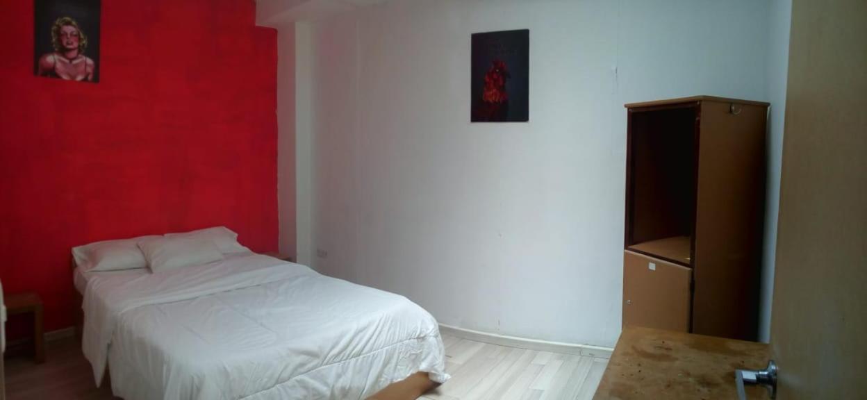 Bauhouse Backpacker Hostel Куенка Екстер'єр фото
