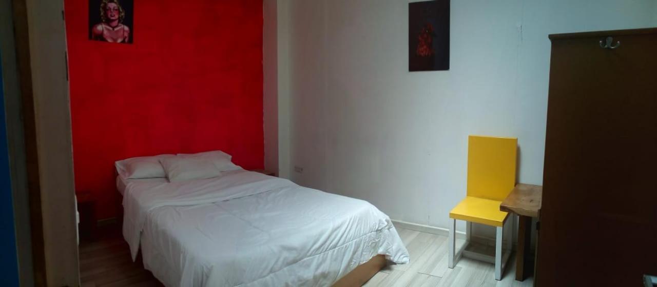 Bauhouse Backpacker Hostel Куенка Екстер'єр фото